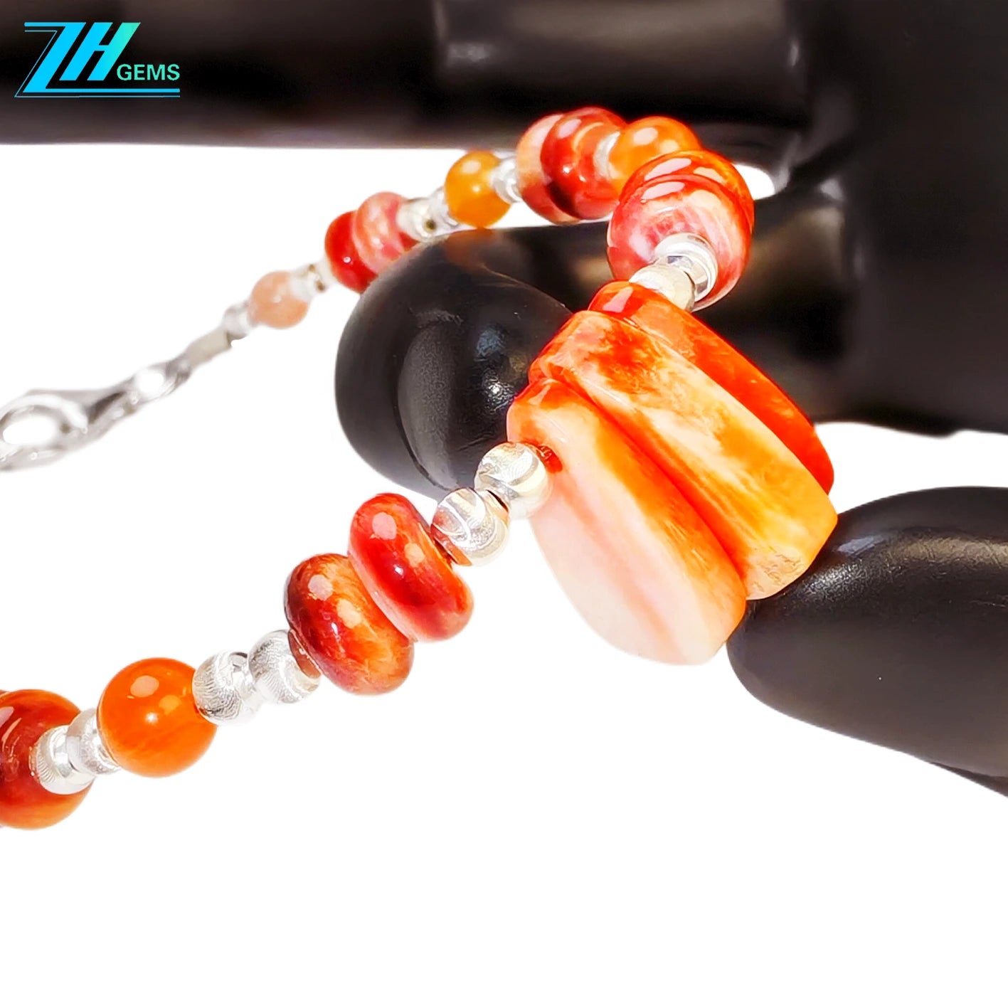 This Bracelet Combines Colorful Crystals With Red Spiny Oyster Featuring Gorgeous Colors When Moving It Exudes
